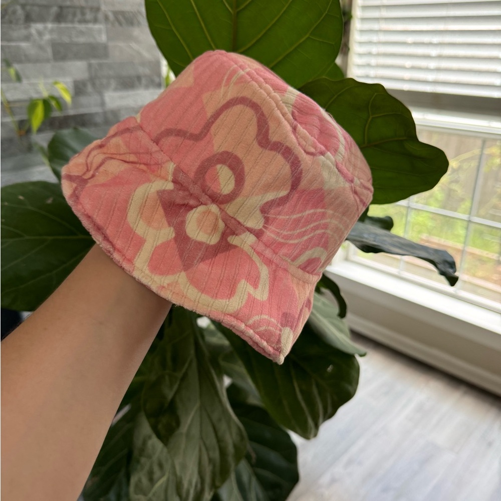 Dazey LA Bucket Hat Pink Pattern